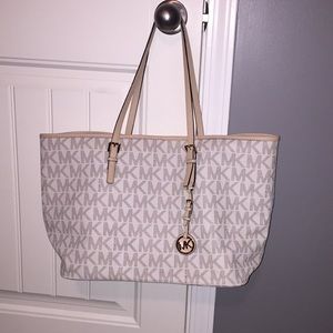 Michael Kors bucket bag